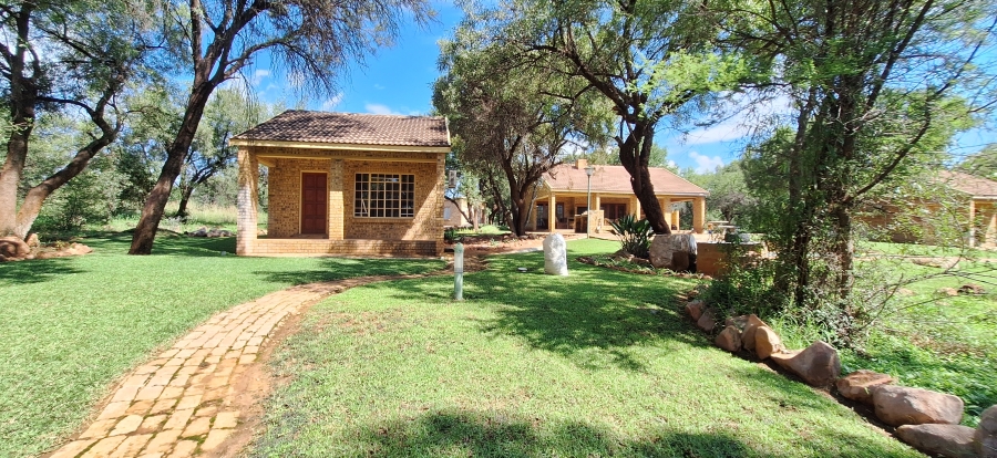 8 Bedroom Property for Sale in Swartruggens North West